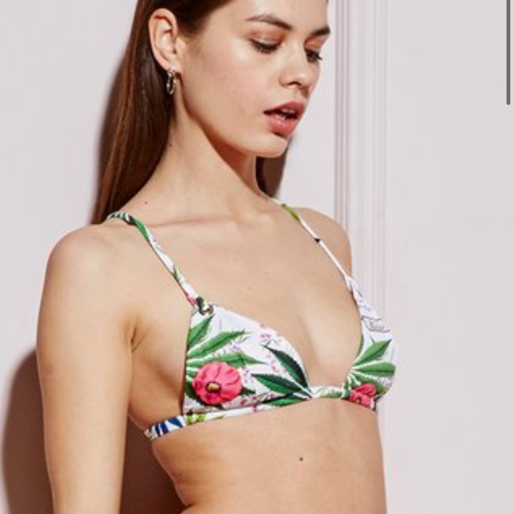 NWT Fleur du Mal Cannabis Grommet Triangle Bikini Top